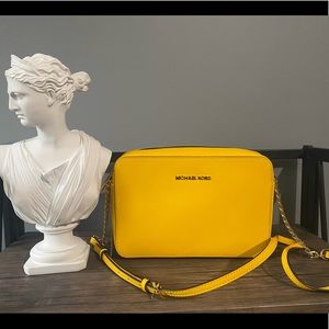 NWT Michael Kors jetset Crossbody bag